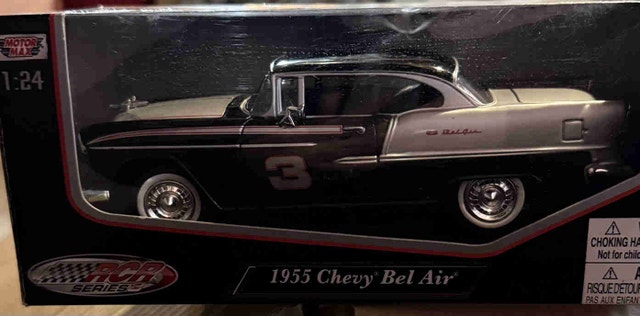 Motor Max 1:24 Scale 1955 Chevy Bel Air