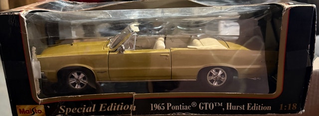 Maisto 1965 Pontiac GTO Hurst Edition 1:18 Diecast