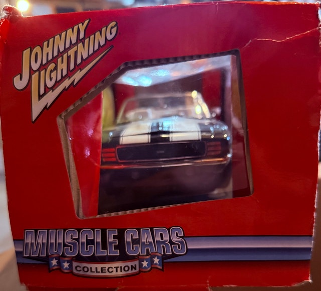 Muscle Cars Johnny Lightning Camaro RS/SS 1:18 - photo 5