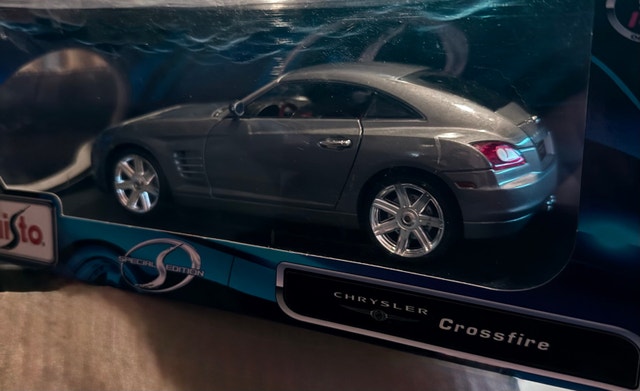 Maisto 1:18 Scale Chrysler Crossfire - photo 3