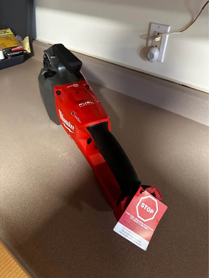 Milwaukee 18V One-Key Cordless Pipe Threader - photo 2