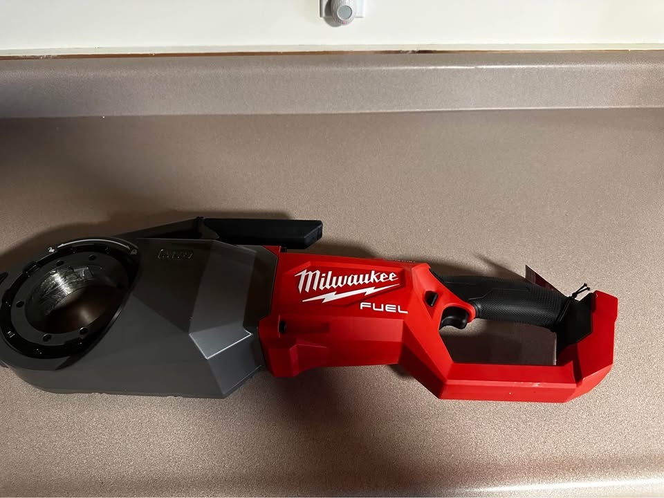 Milwaukee 18V One-Key Cordless Pipe Threader - photo 4