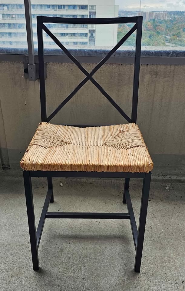 4 Chairs for 65 - photo 2
