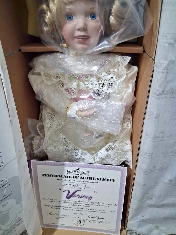 Collectable ASHTON-DRAKE Porcelain Dolls