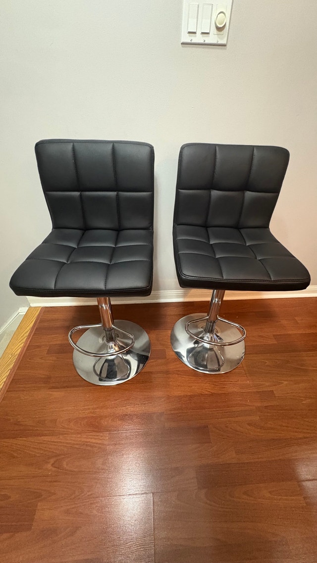 Structube Ava Bar Stools - Set of 2 - Black