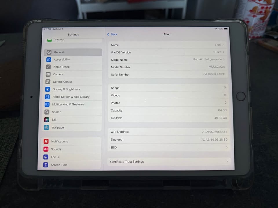iPad Air 3 64GB Mint Condition - photo 2