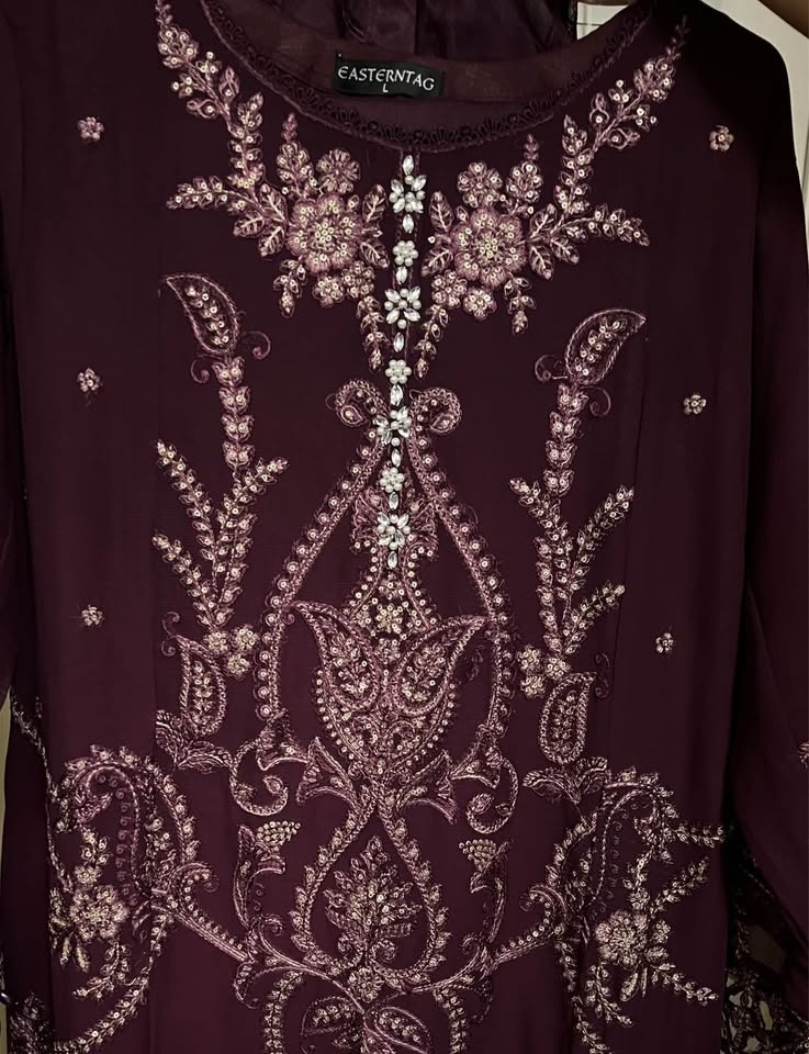 Beautiful Chiffon fully embroidered 3pcs suit - photo 2