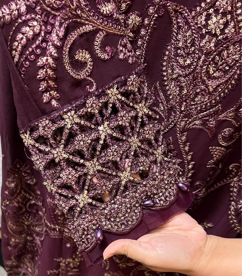 Beautiful Chiffon fully embroidered 3pcs suit - photo 3