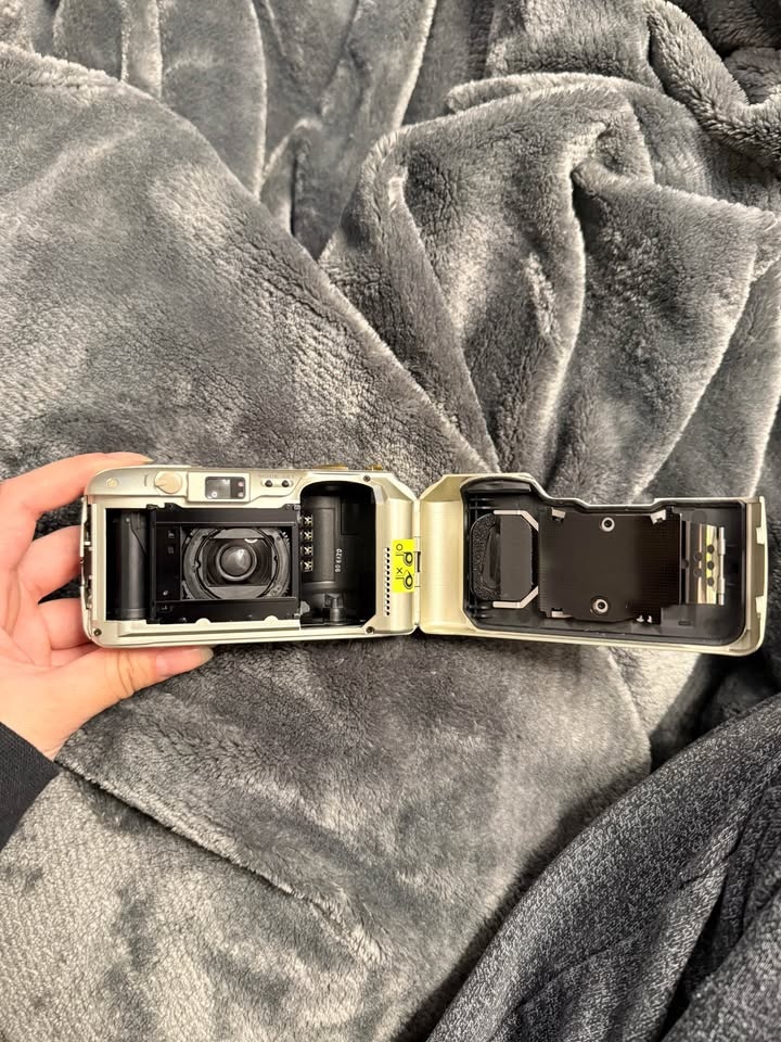 Olympus Stylus Epic Zoom 80 Deluxe film camera - photo 4