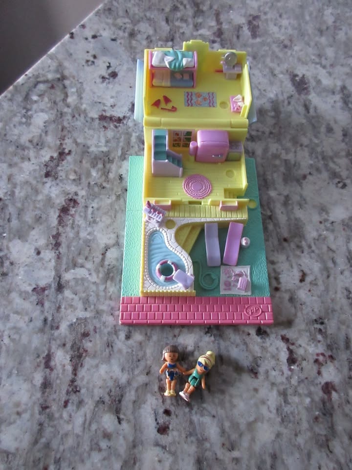 Vintage Pollyville Polly Pocket Playsets - photo 5