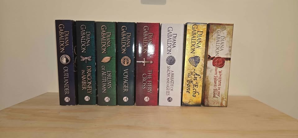 Outlander Complete Book Series (8 Books) | Arrow Paperbacks - photo 2