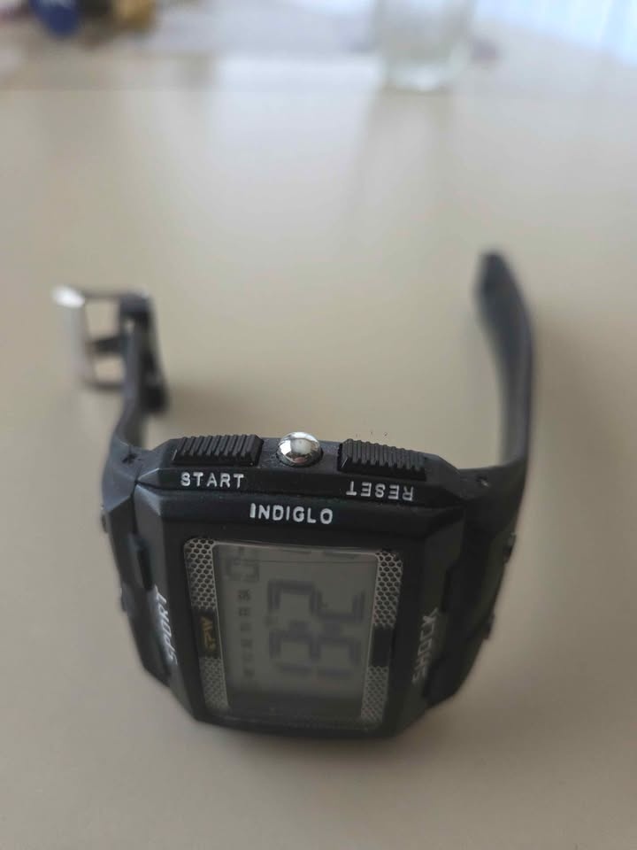 Sporty Men's Indiglo Watch - New - photo 3