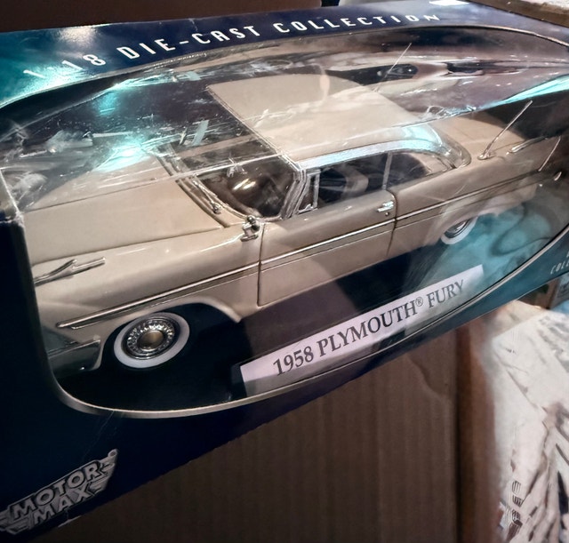 Motor Max 1:18 Scale 1958 Plymouth Fury - photo 3