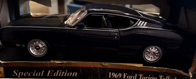 Maisto 1:18 Scale 1969 Ford Torino Talladega