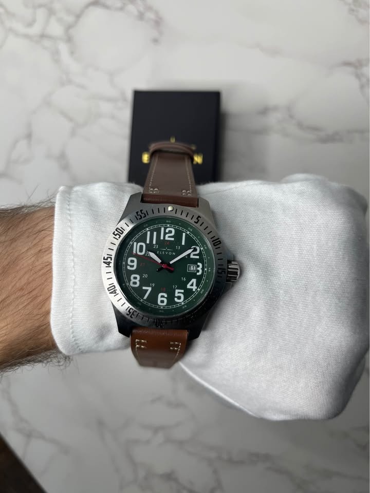 Elevon Aviator Men's Watch Green Dial Brown Leather Strap - photo 2
