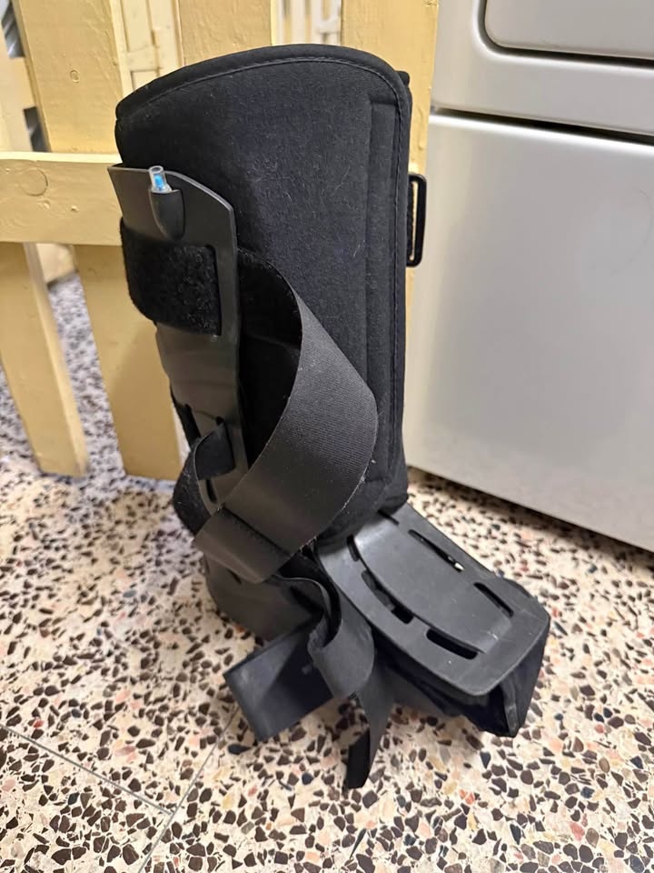 Fracture Foot Boot with Winter Cover