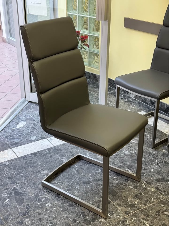 5 Grey Office Chairs - photo 2