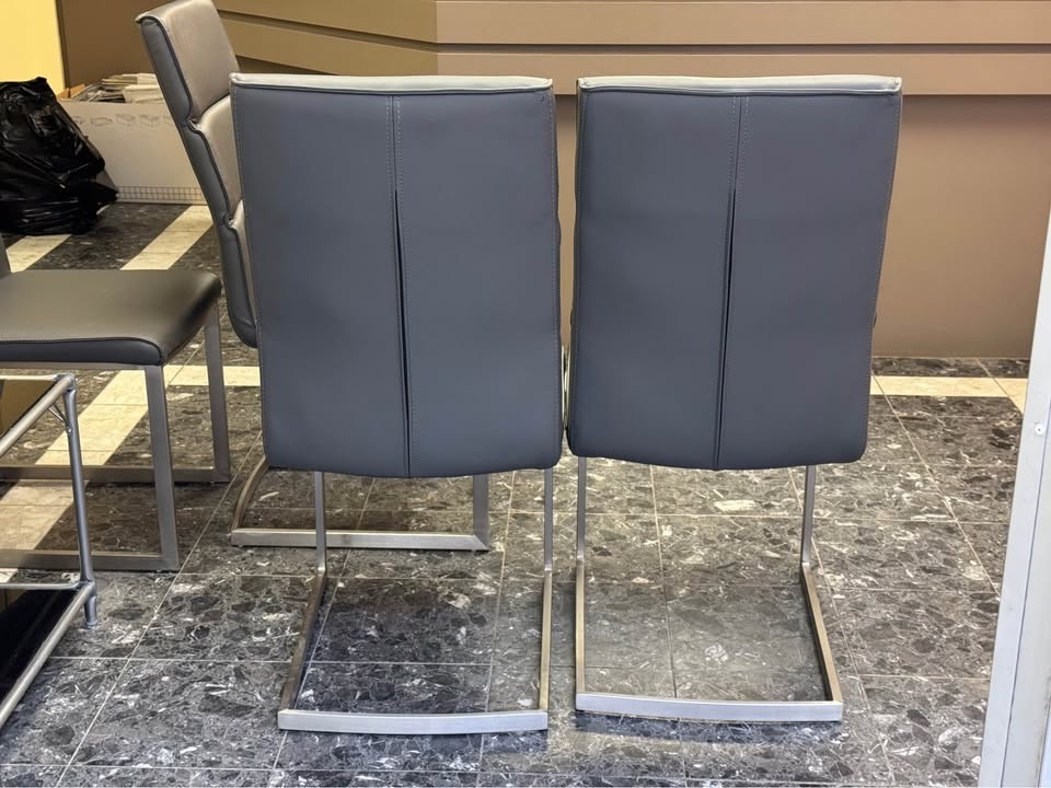 5 Grey Office Chairs - photo 3