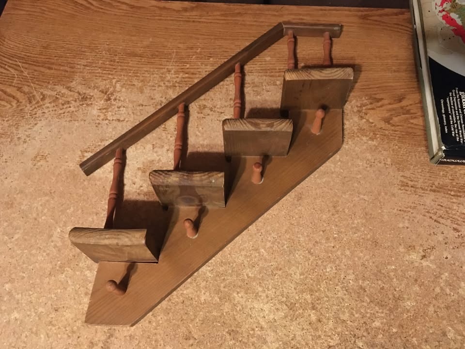 Wooden Staircase Wall Shelf Teacup/Saucer Display Rack - photo 2