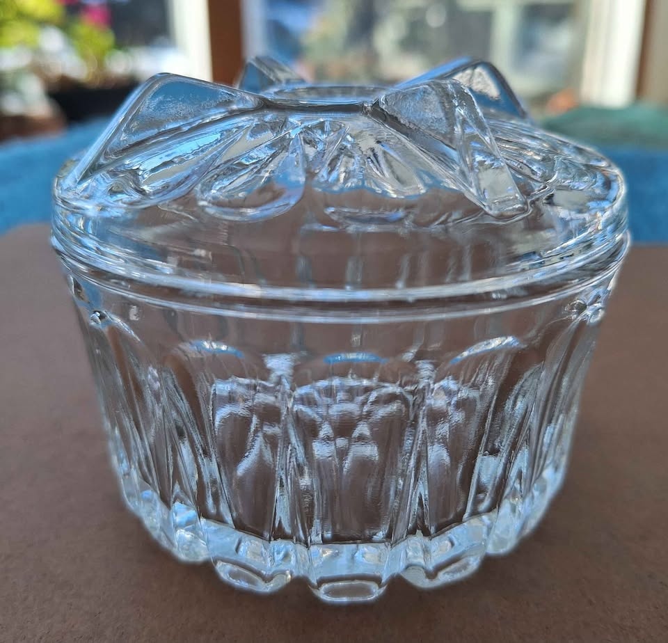 Glass Trinket Dishes with Lids - photo 3