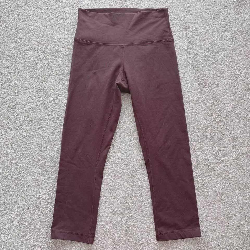 LULULEMON women’s size 6 capri leggings lots image indicator(2)