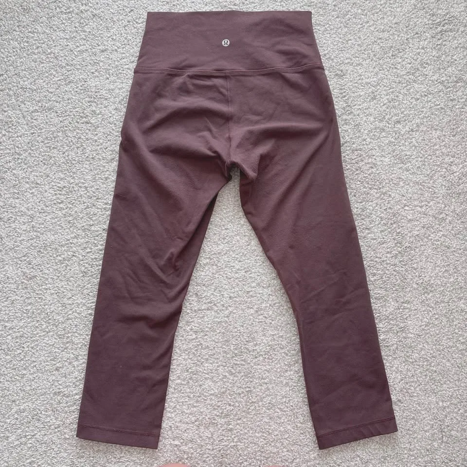 LULULEMON women’s size 6 capri leggings lots image indicator(3)