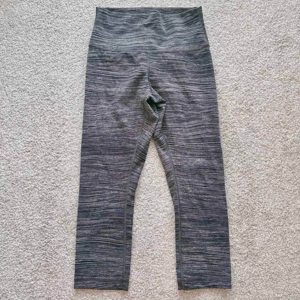 LULULEMON women’s size 6 capri leggings lots - photo 5