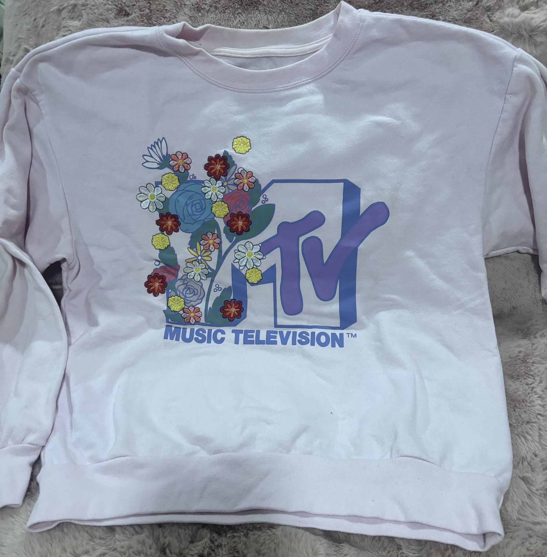 MTV Music Television Pink Embroidered Floral Sweatshirt | Women’ - photo 4