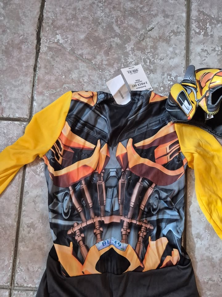 Transformers Bumblebee Costume - Brand New (Size Small 6) - photo 2