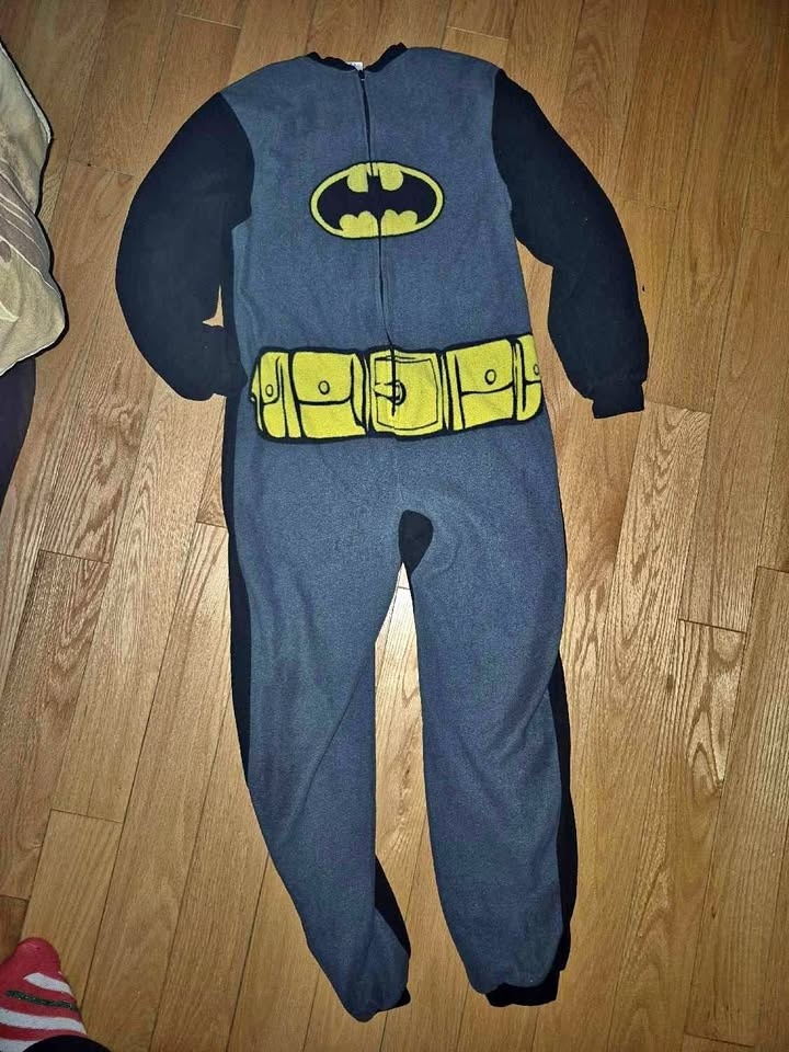 Batman Onesie PJs - Size 12/14