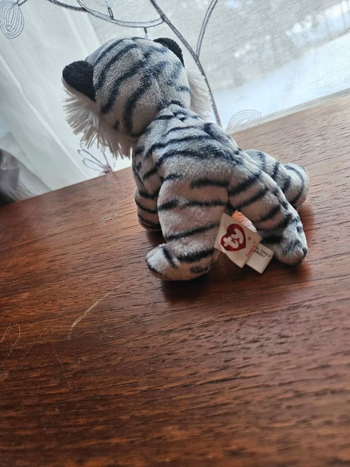Vintage Ty Beanie Baby Teegra White Tiger Plush - photo 2