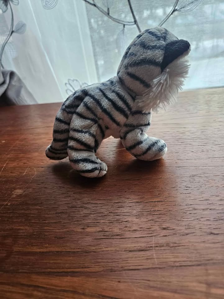 Vintage Ty Beanie Baby Teegra White Tiger Plush - photo 3