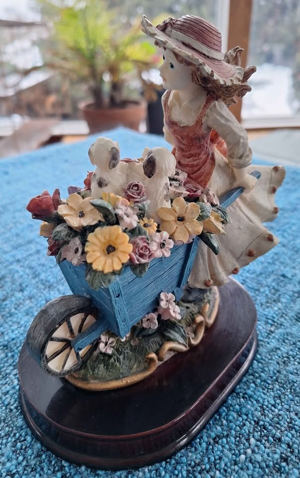 Da Vinci Collection Ceramic Figurine - photo 3