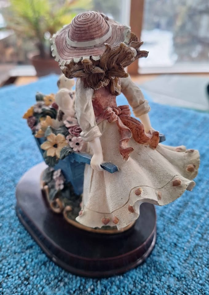 Da Vinci Collection Ceramic Figurine - photo 4