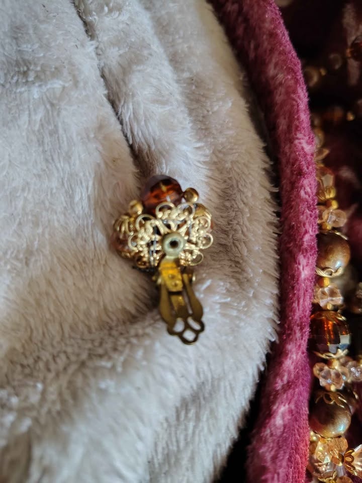 Vintage 60s Amber Bead Choker & Clip Earrings Set - photo 4