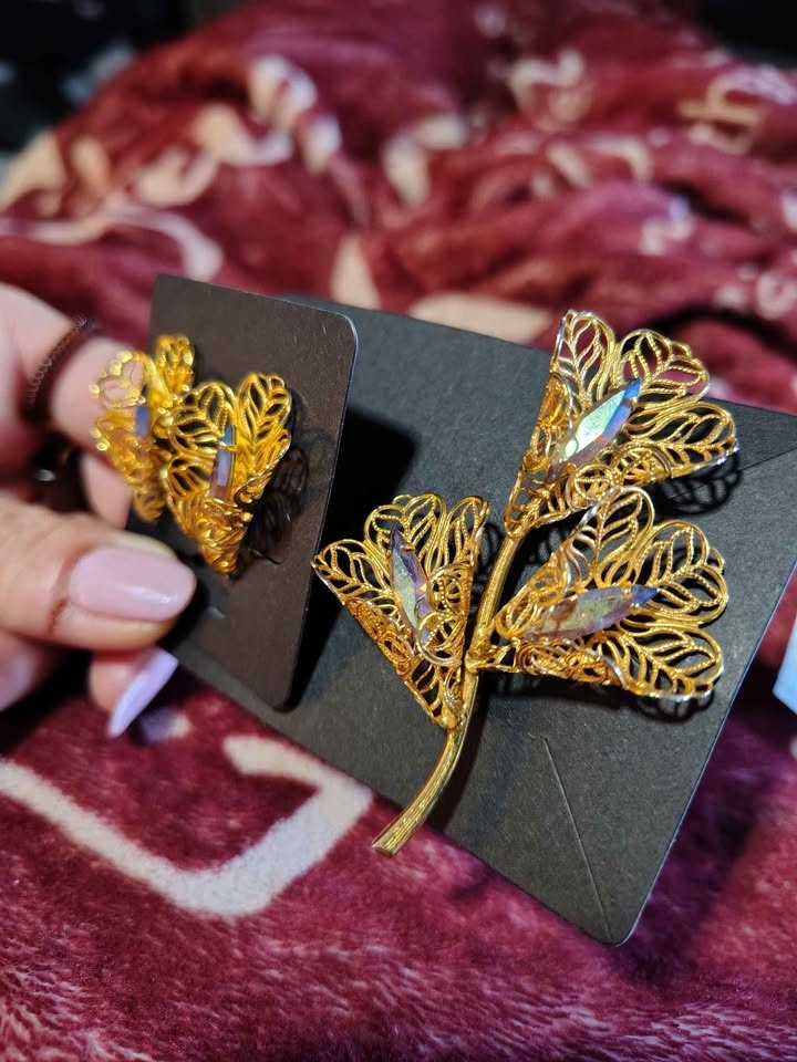 Vintage-style Gold-Tone Filigree Leaf Pieces by Lisner - photo 2