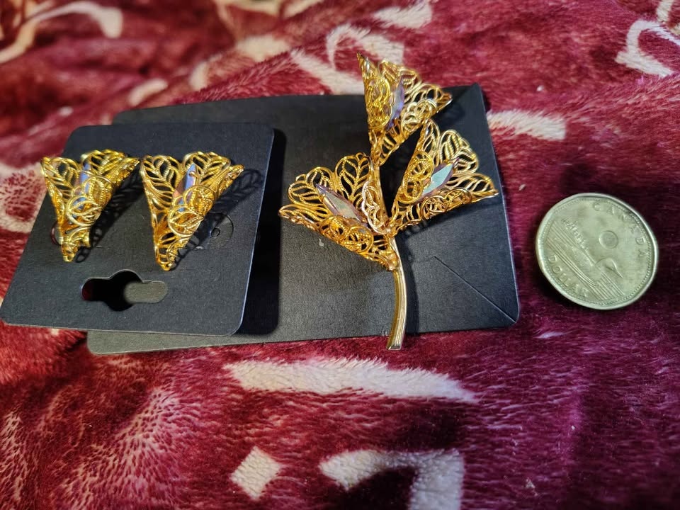 Vintage-style Gold-Tone Filigree Leaf Pieces by Lisner - photo 4