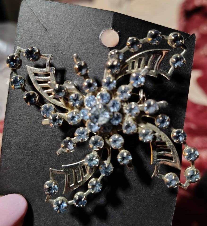 Vintage 60s Rhinestone Floral Pinwheel Brooch - photo 4