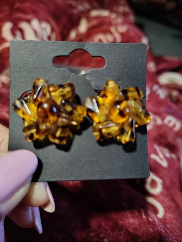 Vintage Amber Flower Chunky Cluster Clip-on Earrings - photo 2
