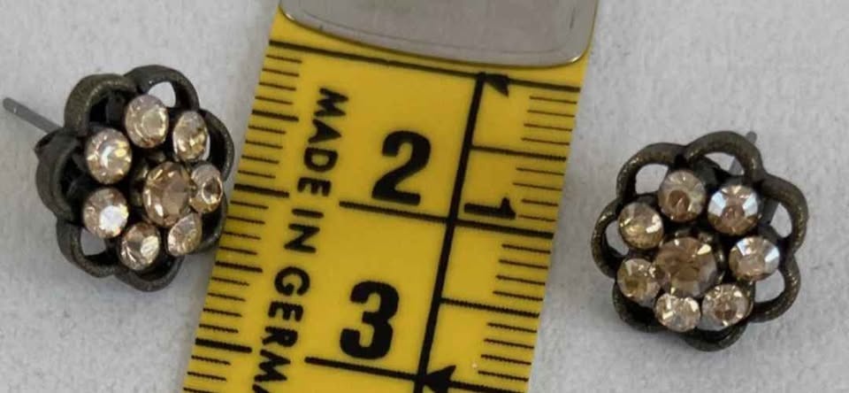Vintage 50s Black Plastic Flower Post Earrings - photo 2