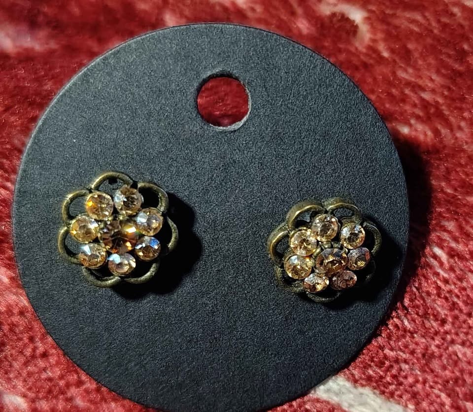 Vintage 50s Black Plastic Flower Post Earrings - photo 4