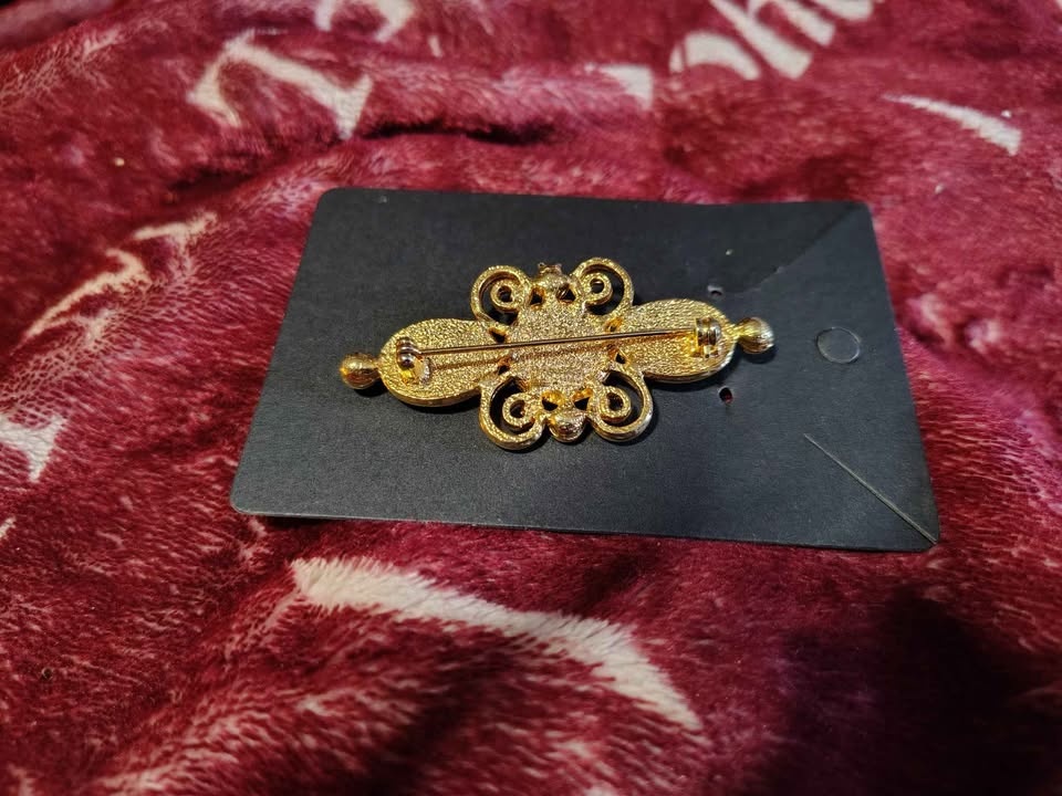 Vintage Victorian Gold Pin Brooch Black Stones - photo 2