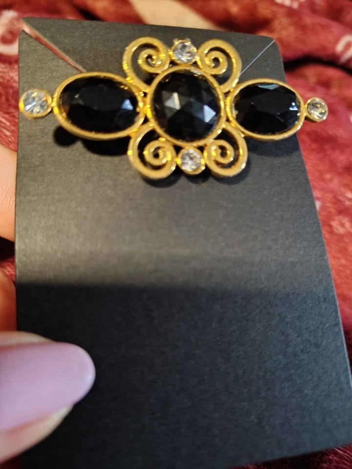 Vintage Victorian Gold Pin Brooch Black Stones - photo 3