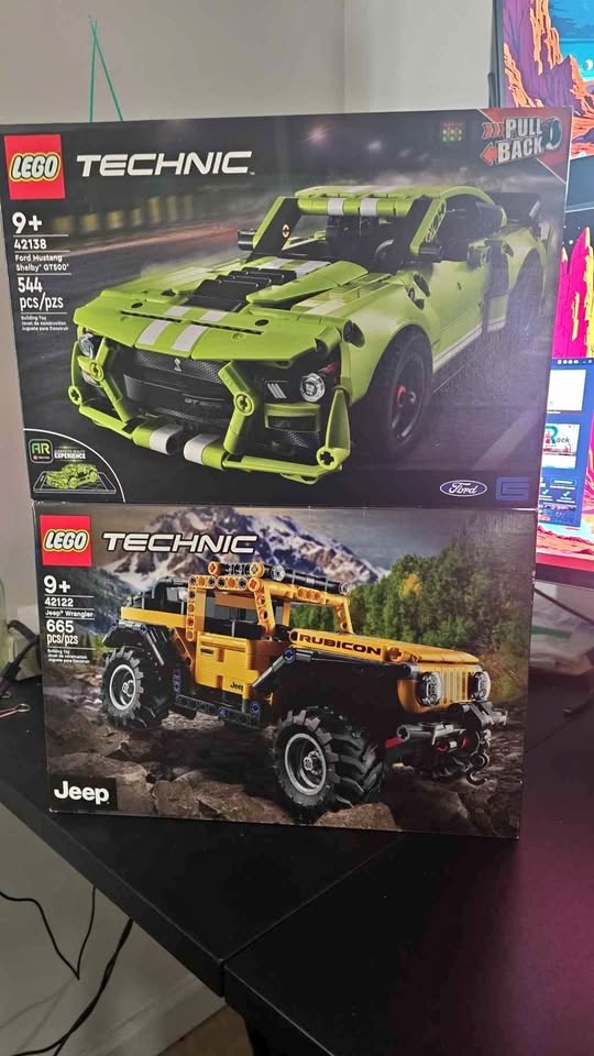 Lego Technic Cars - Jeep Wrangler & Ford Mustang