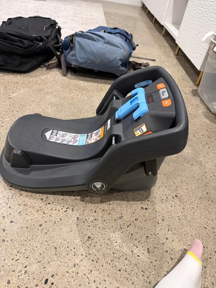 Uppababy Mesa Car Seat Base - photo 2