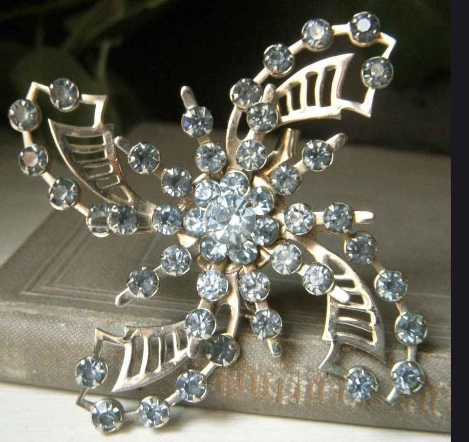 Vintage 60s Rhinestone Floral Pinwheel Brooch - photo 2