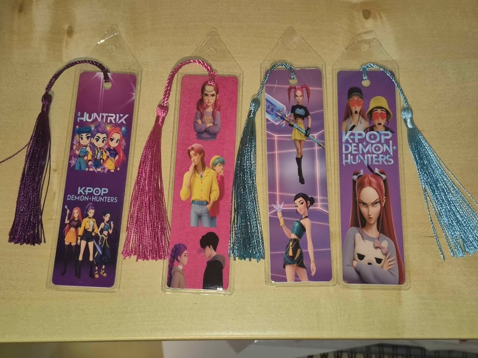 Huntrix Demon Hunters Bookmarks - photo 2
