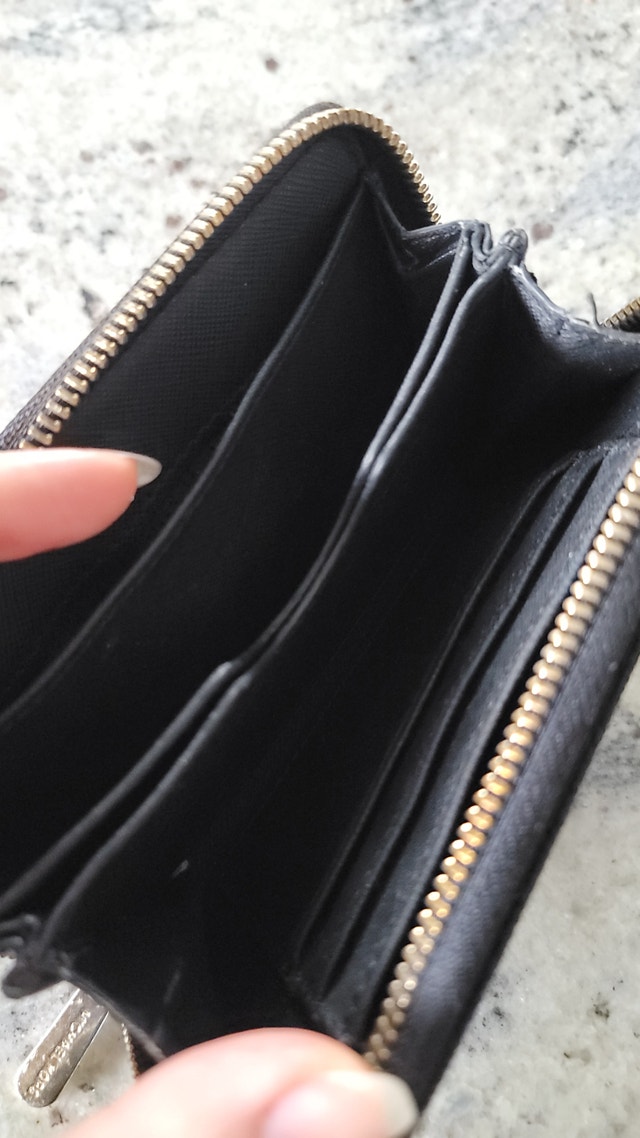 Women's Wallet in excellent condition (5.5 x 3.5) - photo 4