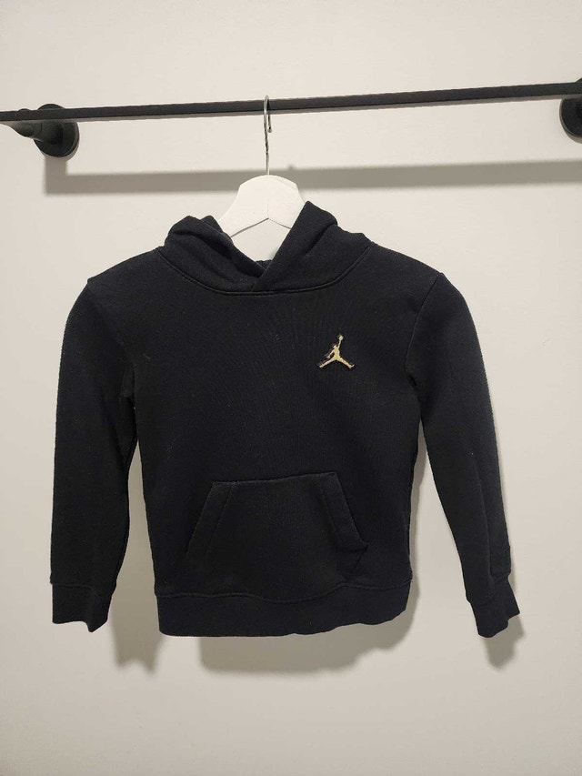 Jordan age 6-7 hoodie excellent condition (measurements in ad)