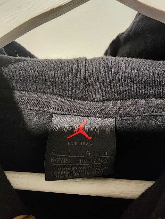 Jordan age 6-7 hoodie excellent condition (measurements in ad) - photo 2